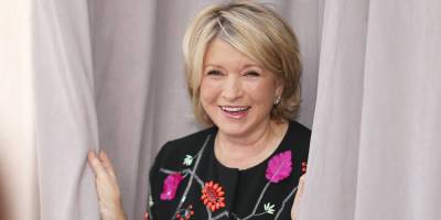 Martha Stewart Calls Out 'Fake News' About the Amount of Peacocks She Owns - www.justjared.com - New York