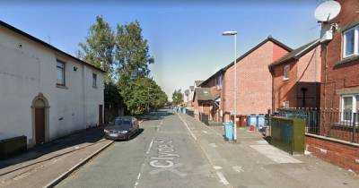 Woman, 40, in hospital after 'domestic' stabbing attack in Oldham - www.manchestereveningnews.co.uk - county Oldham
