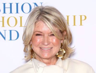 Martha Stewart Corrects ‘Fake News’ Report About How Many Peacocks She Keeps On Her Farm - etcanada.com - New York - county Bedford - New York