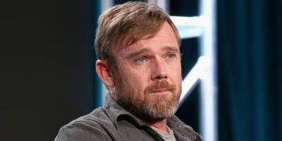 Ricky Schroder Harasses Costco Employee Over Wearing a Mask & Goes Viral - www.justjared.com - Los Angeles