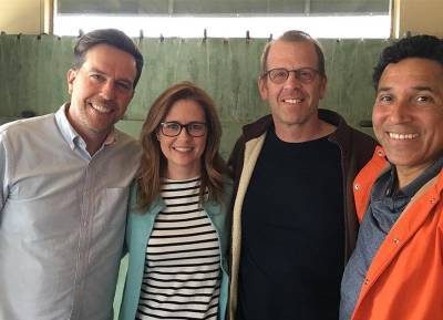 The US cast of The Office reunite after 15 years for fan’s wedding - evoke.ie - USA