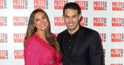Kelly Brook says she 'doesn't have instinct' for marriage or kids and they'd stop her 'being spontaneous' - www.msn.com