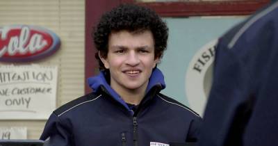 Coronation Street teen Alex Bain opens up on being a father and getting help from on-screen dad - www.manchestereveningnews.co.uk