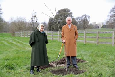 The Queen Poses With Prince Charles As Pair Mark The Launch Of A Special New Project - etcanada.com - county Charles