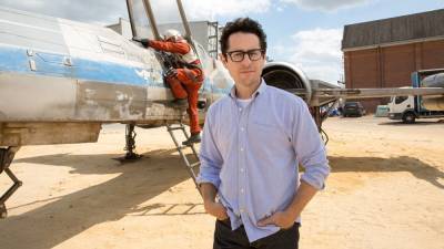 JJ Abrams Isn’t Directing A DC Superhero Film Because He Wants His Next Project To Be An “Original Idea” - theplaylist.net