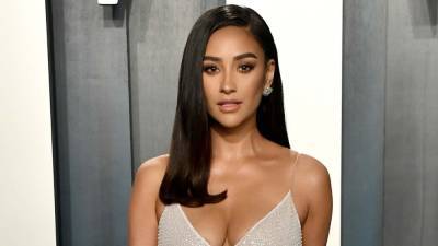 Shay Mitchell Recalls Criticism She Received After Welcoming Daughter Atlas - www.etonline.com