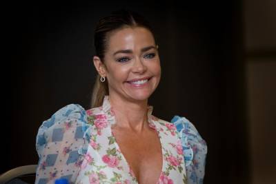 Denise Richards Says Advising Her Kids On How To Use Social Media Responsibly Is ‘Challenging’ - etcanada.com