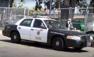 San Diego Police Investigating After Video Shows Officers Repeatedly Punching Man During Arrest - perezhilton.com - USA - Italy - county San Diego