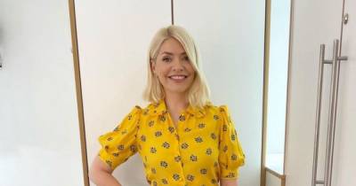 Holly Willoughby highlights long legs in smart £29.99 Zara trousers on This Morning - www.ok.co.uk