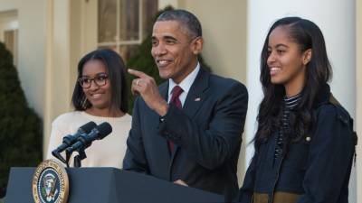 Barack Obama Reveals the 'PTSD' Moments That He Thinks Will Keep Malia and Sasha Out of Public Service - www.etonline.com - USA