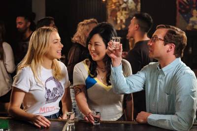 ‘Good On Paper’ Trailer: Iliza Shlesinger Stars In Netflix Rom-Com With Margaret Cho Coming In June - theplaylist.net