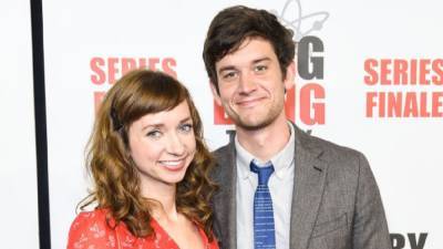 Lauren Lapkus Pregnant With First Child With Husband Mike Castle - www.etonline.com