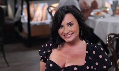 Demi Lovato comes out as non-binary and will start using they and them as pronouns - us.hola.com