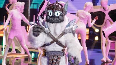 Nicole Scherzinger - Nick Cannon - Robin Thicke - Ken Jeong - Jenny Maccarthy - Darius Rucker - 'The Masked Singer': The Yeti Gets Frozen Out in Week 10 Semifinals -- See Who Was Under the Furry Mask! - etonline.com