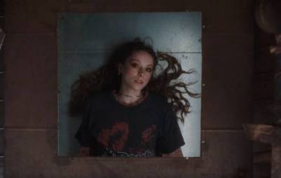 Watch Holly Humberstone’s claustrophobic video for new single ‘The Walls Are Way Too Thin’ - www.nme.com