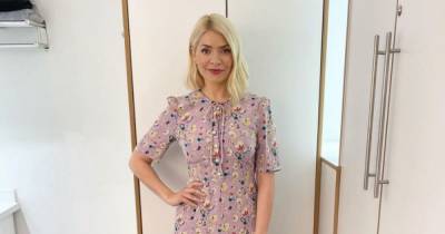 Holly Willoughby wraps up her week on This Morning in yet another stunning floral dress - www.ok.co.uk - Britain