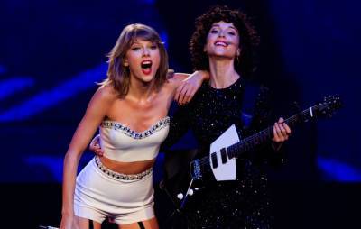 Taylor Swift tried to teach St. Vincent how to cook, with disastrous results - www.nme.com