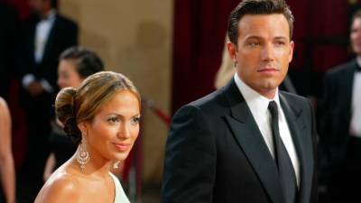 Jennifer Lopez and Ben Affleck Have Reportedly ‘Fallen for Each Other’ in an ‘Intense Way’ - www.glamour.com
