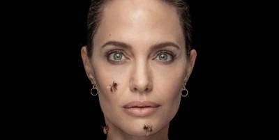 Angelina Jolie Poses for 'National Geographic' While Covered in Bees, Reveals She Couldn't Shower for 3 Days Before Shoot! - www.justjared.com - county Bee
