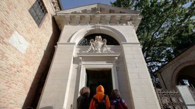 Daily readings at tomb honor Dante 700 years after his death - abcnews.go.com - Italy