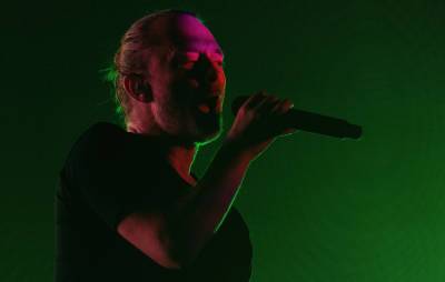 Fans react to The Smile’s Glastonbury debut: “Thom Yorke unleashing his inner demented punk” - www.nme.com