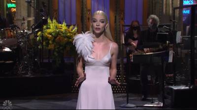Anya Taylor-Joy Welcomes ‘SNL’s First Full Audience Since Beginning Of Pandemic In Opening Monologue - deadline.com