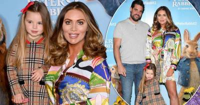 Amy Childs poses with daughter Polly and boyfriend at film screening - www.msn.com
