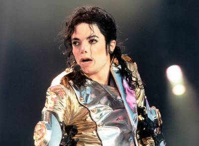 Michael Jackson’s Family Threaten To Sue Martin Bashir, Claim Documentary A Factor In Singer’s Death - etcanada.com - Britain