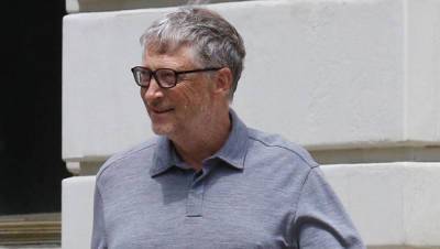 Unshaven Bill Gates Still Wearing Wedding Ring When Spotted For 1st Time Since Divorce Announcement - hollywoodlife.com - Manhattan
