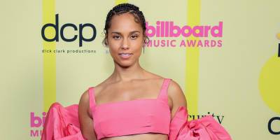 Alicia Keys Goes Pink For Billboard Music Awards 2021 - www.justjared.com - Los Angeles