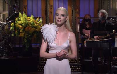 ‘SNL’: Anya Taylor-Joy pokes fun at chess craze sparked by ‘The Queen’s Gambit’ - www.nme.com - county Harmon