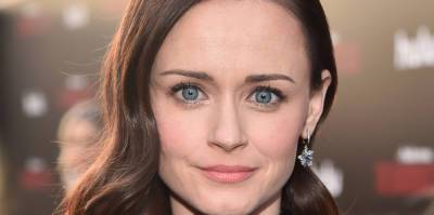 Alexis Bledel Has Funny Answer to Who Rory Gilmore Should Have Ended Up With - www.justjared.com