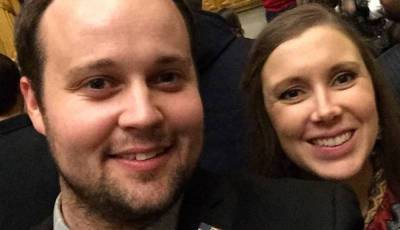 Source Reveals If Josh Duggar's Wife If Standing By Him Amid Child Pornography Charges - www.justjared.com