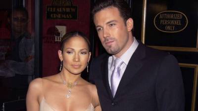 Jennifer Lopez and Ben Affleck Kissed on Miami Gym Outing, Source Says - www.etonline.com - Miami