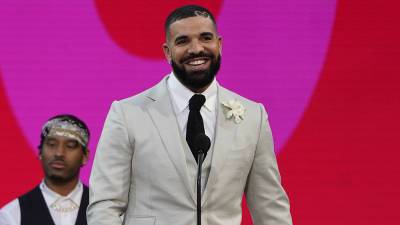 Drake Celebrates Artist of the Decade Award by Renting Out SoFi Stadium and Dining on 50 Yard Line - variety.com - Los Angeles - Los Angeles - city Inglewood