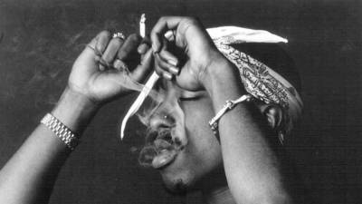 Chi Modu Dies: Photographer Of Tupac, Biggie & Other Hip Hop Legends Was 54 - deadline.com - Nigeria