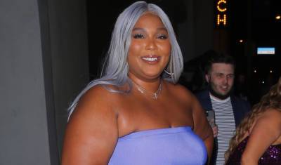 Lizzo Carries 'Protect Black People' Purse While Out for Dinner - www.justjared.com - Los Angeles