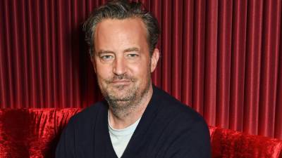 'Friends' star Matthew Perry catches backlash for selling t-shirt promoting coronavirus vaccines - www.foxnews.com