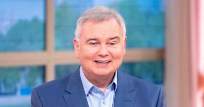 Eamonn Holmes gives update on chronic back pain as fans ask why he's not on telly next week - www.dailyrecord.co.uk
