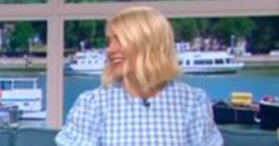 Holly Willoughby orders Phillip Schofield away as he breaks social distancing - www.ok.co.uk