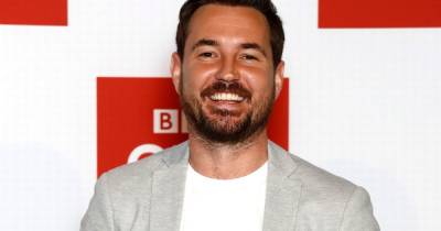 Line of Duty's Martin Compston tweets rude story after his face appears in Times Square - www.dailyrecord.co.uk - New York