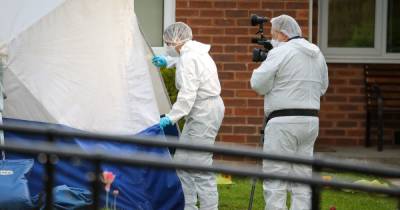 Man stabbed to death in 'targeted confrontation' at a house in Oldham - a murder hunt is underway - www.manchestereveningnews.co.uk - county Oldham