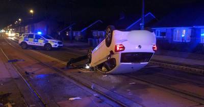 Driver and passenger abandon car after it flips onto its roof in Tameside crash - www.manchestereveningnews.co.uk