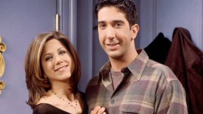 Jennifer Aniston and David Schwimmer Had Crushes on Each Other While Filming Friends - www.glamour.com