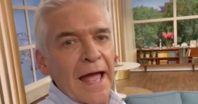 Holly Willoughby - Phillip Schofield - Matthew Wright - Loose Women - Phillip Schofield gives behind-the-scenes look at This Morning and The Cube sets - ok.co.uk - Centre
