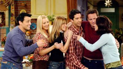Friends Stars Lisa Kudrow and David Schwimmer Just Hosted Their Own Mini-Reunion - www.glamour.com