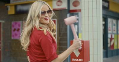 Laura Whitmore is a vision in red as she stars in new Love Island trailer - www.ok.co.uk