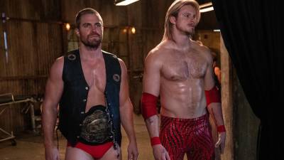 'Heels': Stephen Amell and Alexander Ludwig Take the Ring in First Trailer - www.etonline.com