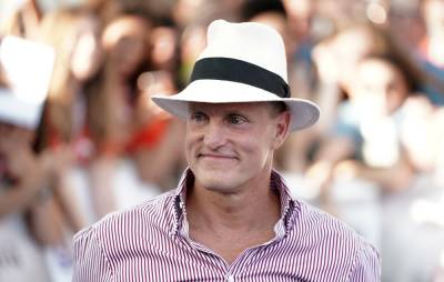 Woody Harrelson randomly helped a New York journalist move houses over the weekend - www.nme.com - New York