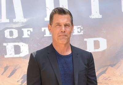 Josh Brolin Sits On His Daughter’s Toilet To Stress ‘The Power Of Example’ While Potty Training - etcanada.com